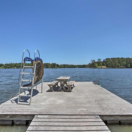 House With Dock And Slide Situated On Lake Sinclair! Sparta Exterior foto