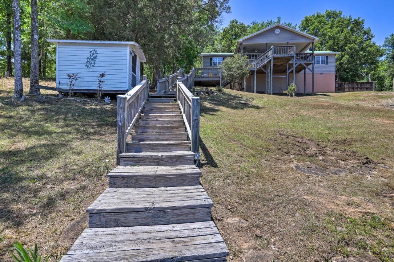 House With Dock And Slide Situated On Lake Sinclair! Sparta Exterior foto