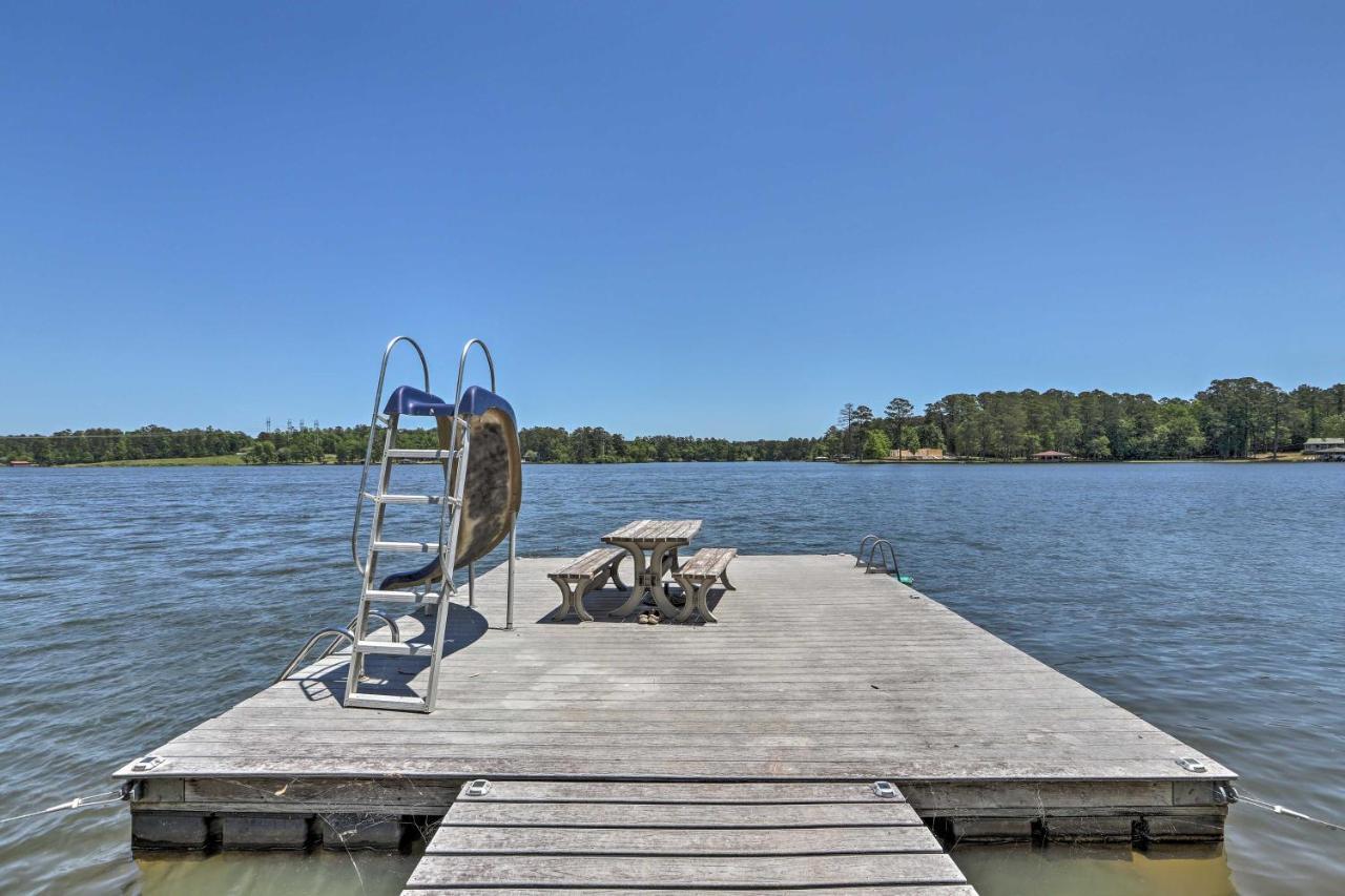 House With Dock And Slide Situated On Lake Sinclair! Sparta Exterior foto