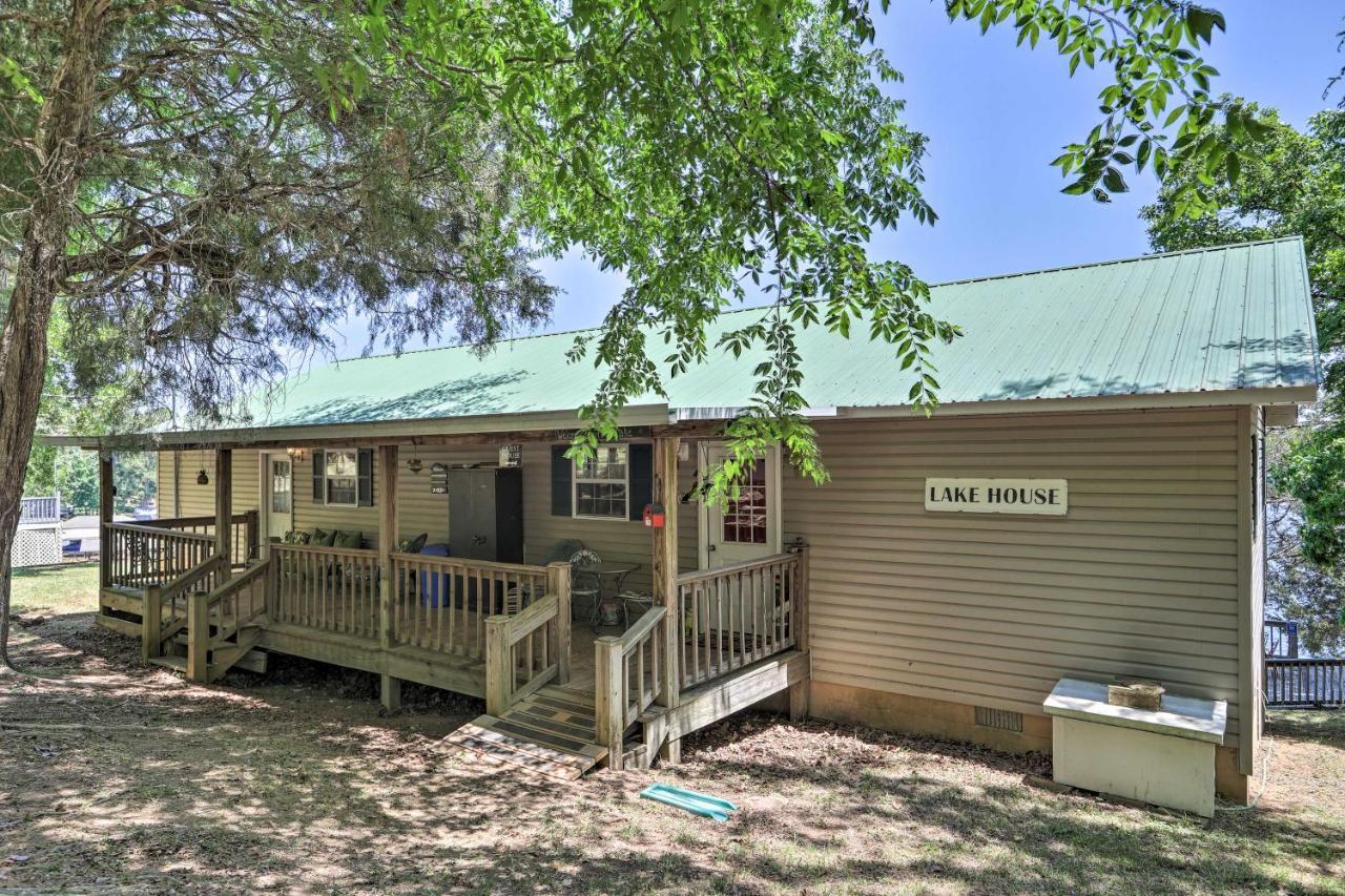 House With Dock And Slide Situated On Lake Sinclair! Sparta Exterior foto