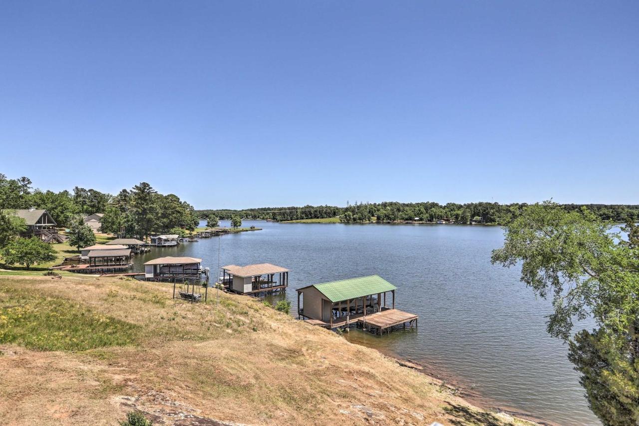House With Dock And Slide Situated On Lake Sinclair! Sparta Exterior foto